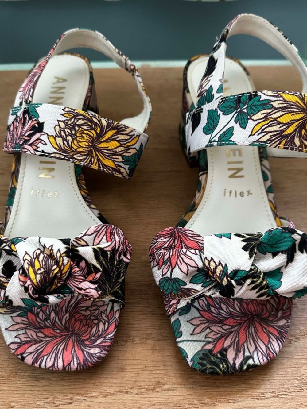 Anne Klein iflex multi-color floral fabric covered sandals size 6
